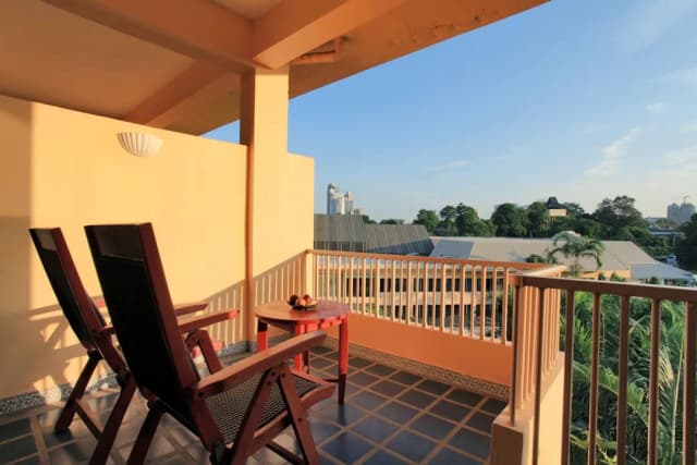 Dusit Thani Pattaya-Premium Room, 2 Twin Beds, Garden View-3