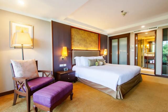 Dusit Thani Pattaya-Deluxe Room, 1 King Bed-4