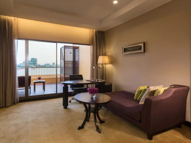 Dusit Thani Pattaya-Club Grand Room King-2