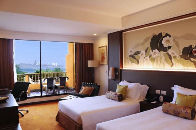 Dusit Thani Pattaya-Premium Room, 2 Twin Beds, Sea View-1