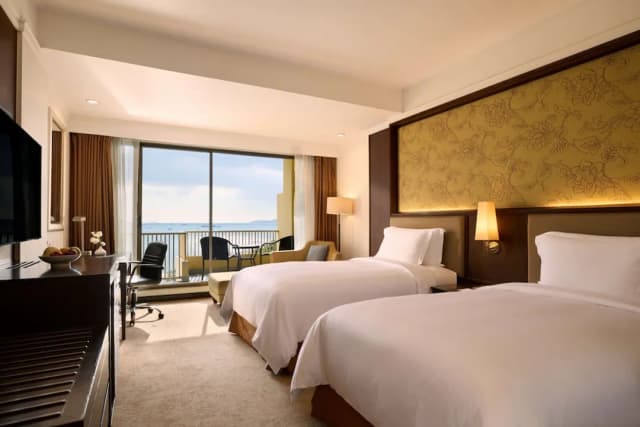 Dusit Thani Pattaya-Premium Room, 2 Twin Beds, Sea View-4