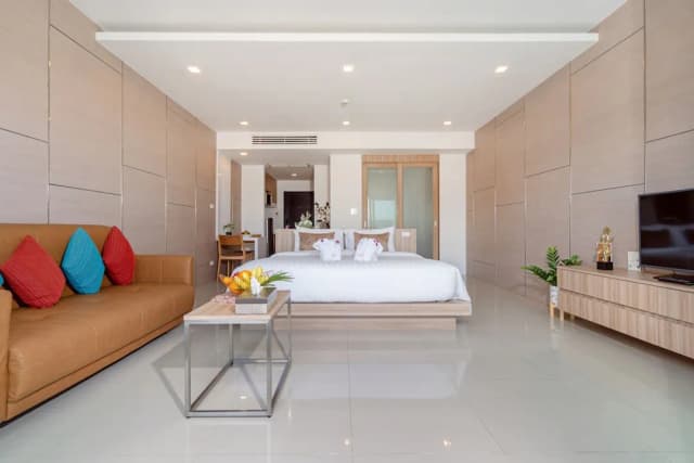 Patong Bay Hill Resort-Premier Suite Jacuzzi Seaview-3