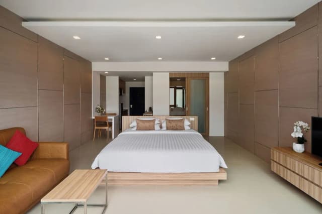 Patong Bay Hill Resort-Premier Suite Jacuzzi Seaview-12