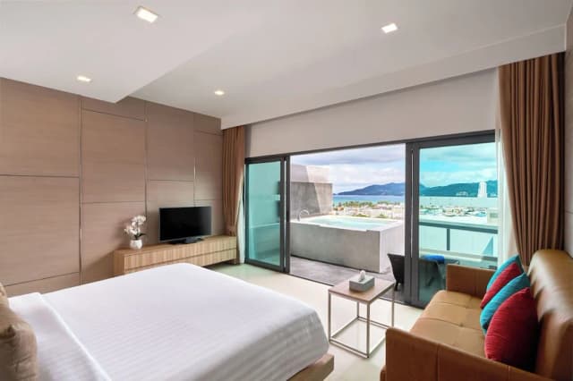 Patong Bay Hill Resort-Premier Suite Jacuzzi Seaview-14
