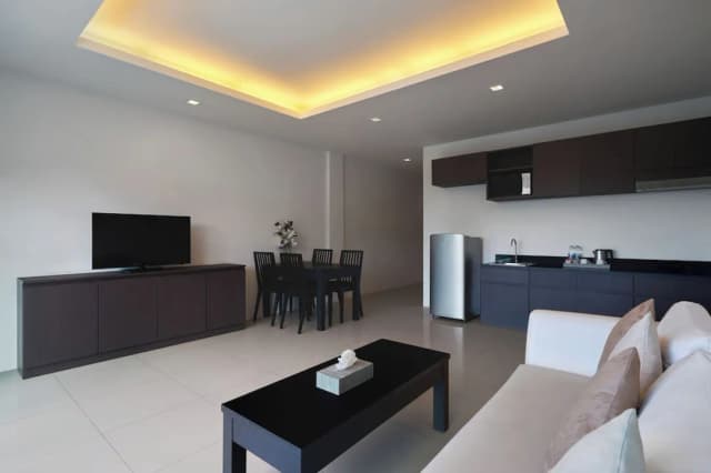 Patong Bay Hill Resort-One Bedroom Suite-7