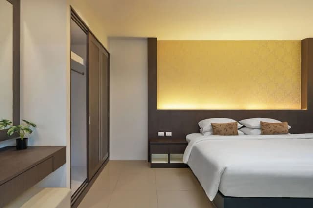 Patong Bay Hill Resort-One Bedroom Suite-1