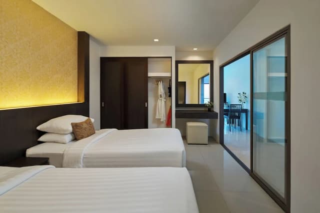 Patong Bay Hill Resort-One Bedroom Suite-4