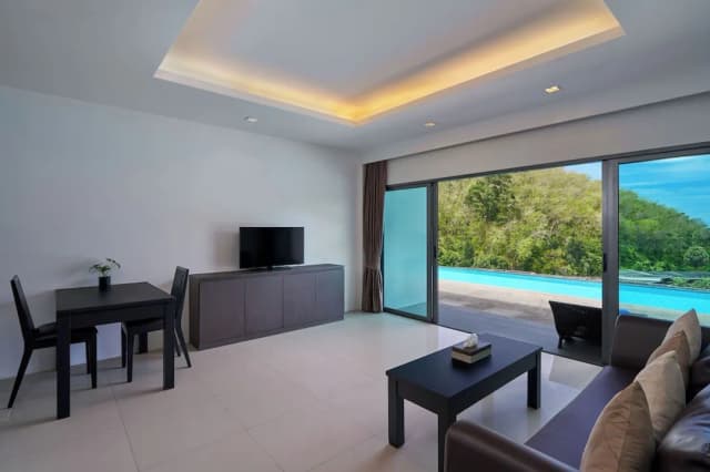 Patong Bay Hill Resort-One Bedroom Suite Pool Access-5