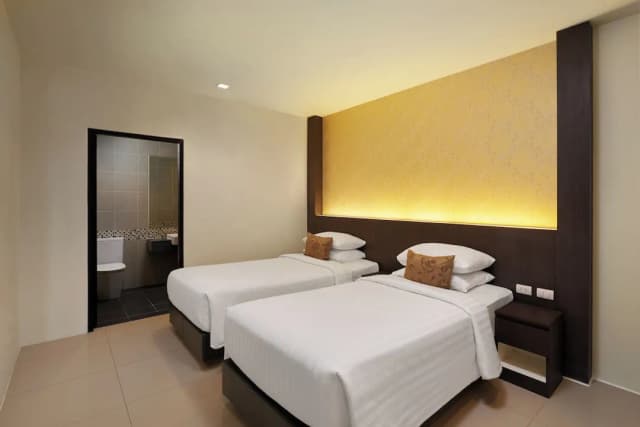 Patong Bay Hill Resort-One Bedroom Suite Pool Access-4