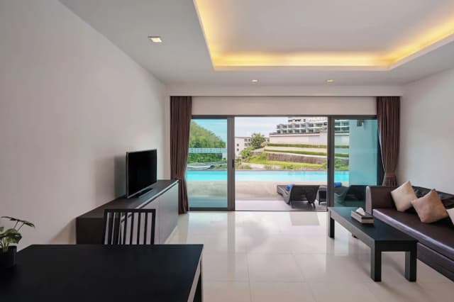 Patong Bay Hill Resort-One Bedroom Suite Pool Access-7