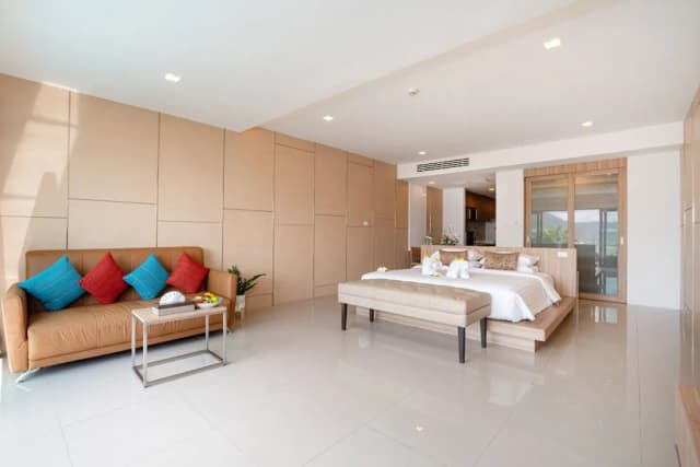 Patong Bay Hill Resort-Premier Suite-3