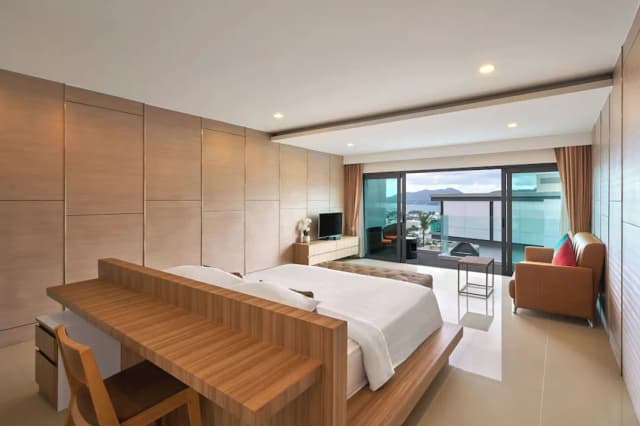 Patong Bay Hill Resort-Premier Suite-1