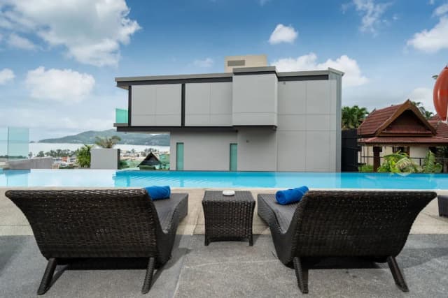 Patong Bay Hill Resort-Premier Suite Pool Access-9