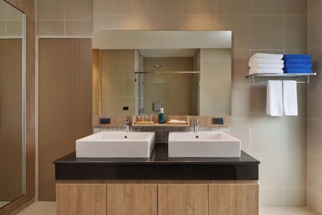 Patong Bay Hill Resort-Cottages Suite Seaview-4