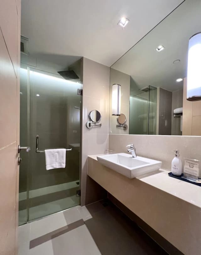 曼谷 12 大道酒店-Deluxe One Bedroom Suite (City View)-8