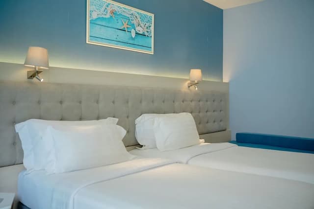 BlueSotel Krabi Ao Nang Beach-Deluxe Pool Facing Double or Twin Room-7
