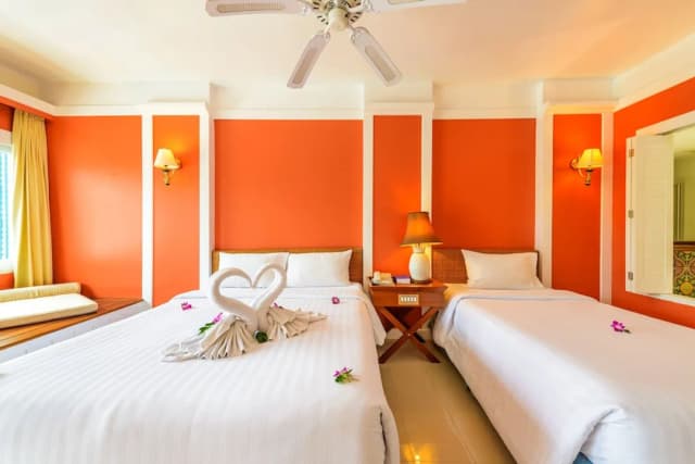 Andaman Seaview Hotel-Superior Room, Bathtub, Pool View-3