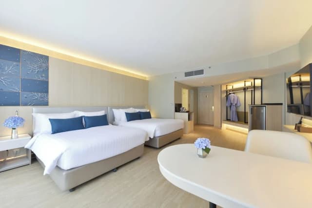 Centre Point Plus Hotel Pratunam-Grand Deluxe 4 Pax-1