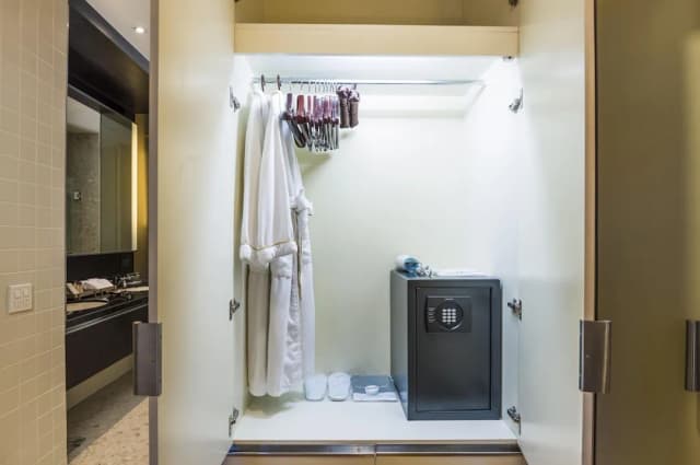 엠포리움 스위트 바이 차트리움-Three Bedroom Premier Suite-4