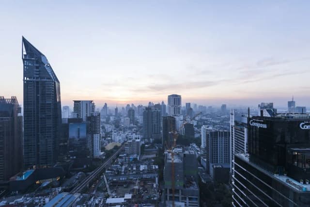 엠포리움 스위트 바이 차트리움-Deluxe King-11