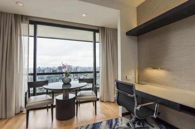 엠포리움 스위트 바이 차트리움-Executive Deluxe Twin-6