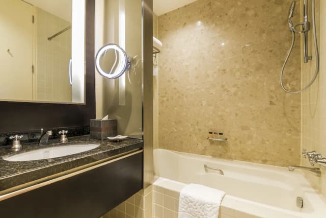 엠포리움 스위트 바이 차트리움-Grand Deluxe King-14