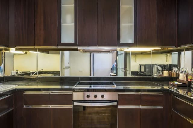 엠포리움 스위트 바이 차트리움-Two Bedroom Suite-5