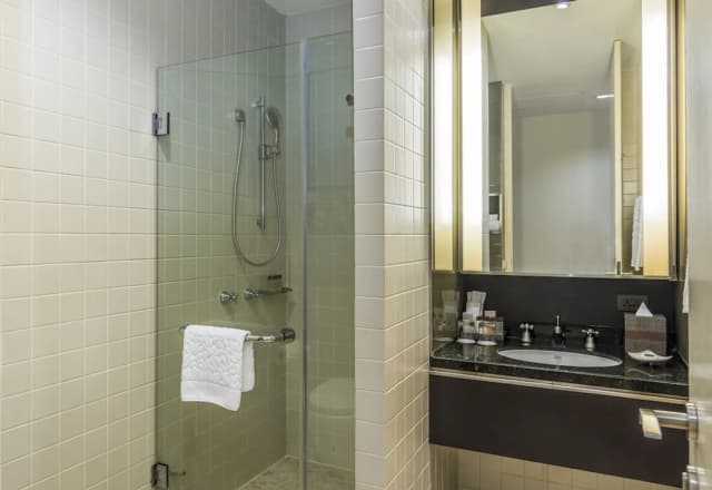 엠포리움 스위트 바이 차트리움-Two Bedroom Suite-11