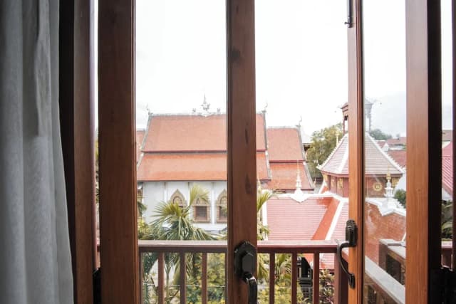 타패 게이트 빌라-Deluxe King Room with Bathtub-18