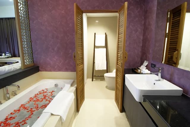 Tapae Gate Villa-Suite-14