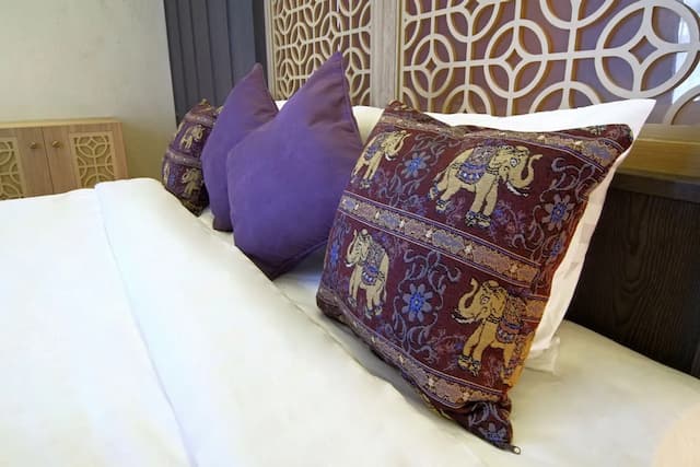 Tapae Gate Villa-Suite-2