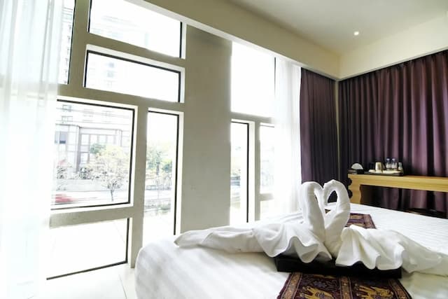 Tapae Gate Villa-Suite-10