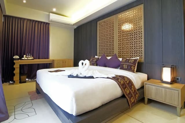 Tapae Gate Villa-Suite-8