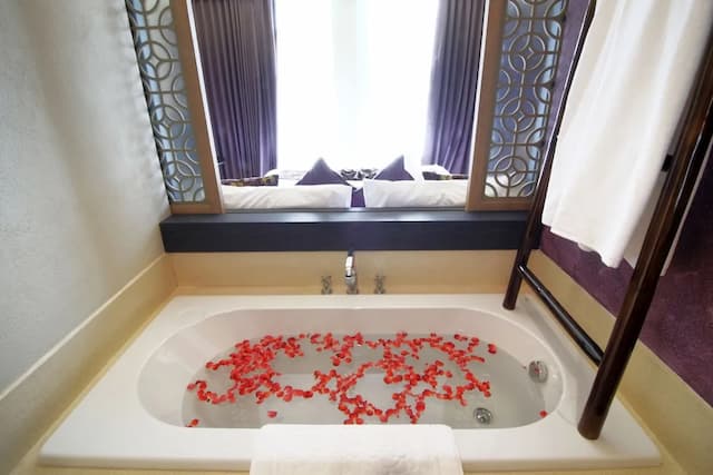 Tapae Gate Villa-Suite-18