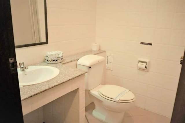 Birds and Bees Resort-Standard-16