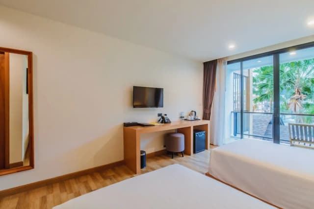 The Lunar Patong-Executive Twin Room with Pool View-7
