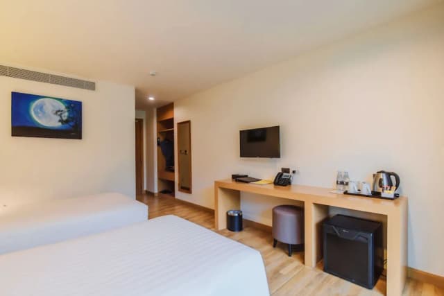 The Lunar Patong-Executive Twin Room with Pool View-2