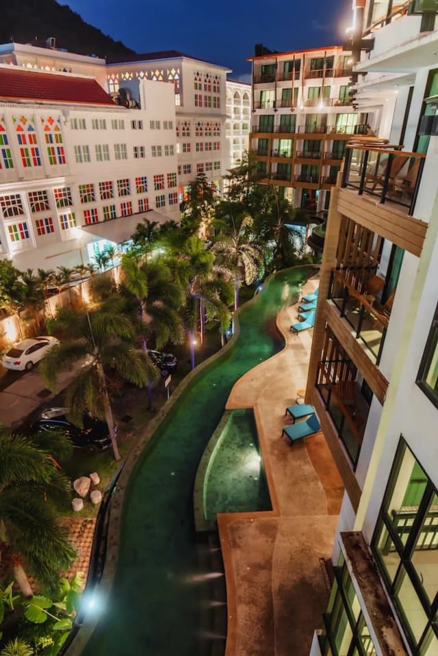 The Lunar Patong-Executive Twin Room with Pool View-10