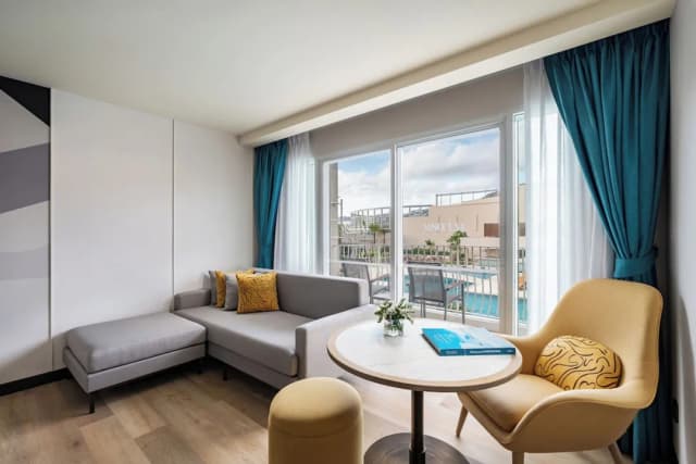 普吉島 M 社會飯店-客房, 泳池景觀 (Stylish Twin, Sunkissed)-1