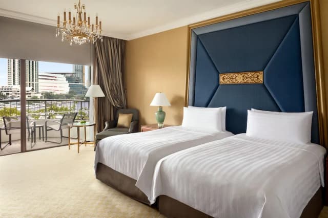 Shangri-La Bangkok-Krungthep River View Room 2 Twin Beds-1