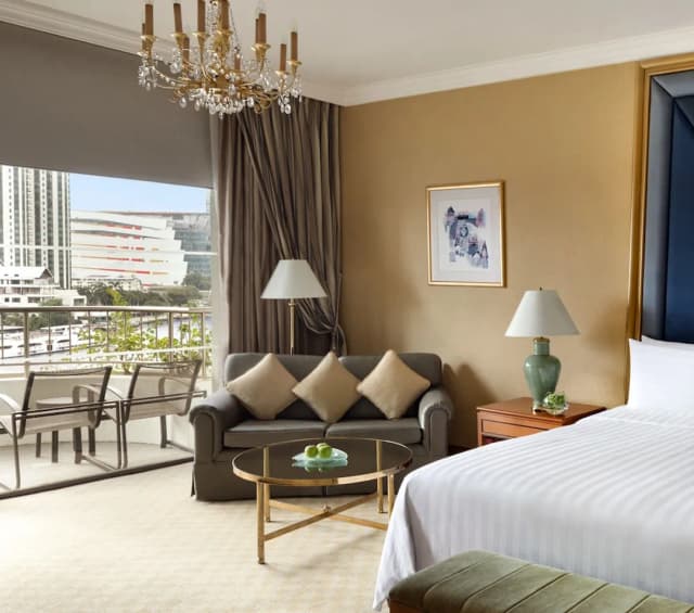 Shangri-La Bangkok-Krungthep River View Room 1 King Bed-2