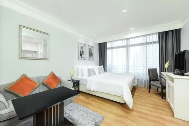 센터 포인트 호텔 칫롬-Deluxe King Room-5