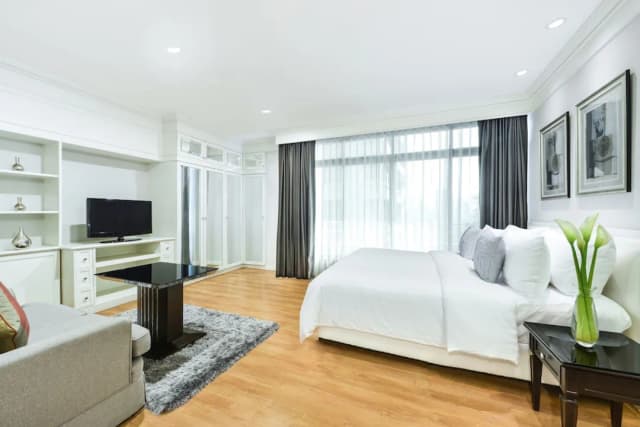 센터 포인트 호텔 칫롬-Deluxe King Room-2