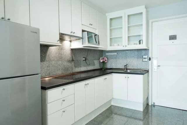 센터 포인트 호텔 칫롬-Deluxe King Room-7