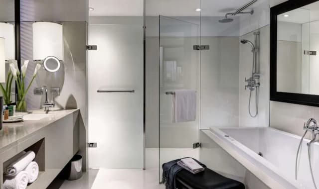 曼谷千禧希爾頓酒店-行政客房, 1 張特大雙人床, 可使用俱樂部酒廊, 河景-1