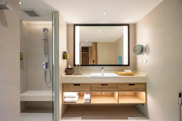 喀比奧南海灘假日度假飯店 - IHG 旗下飯店-尊榮客房, 1 張特大雙人床, 陽台, 花園景觀-14