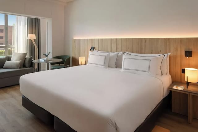 Melia Barajas-Premium Room, The Level, Pool View-1