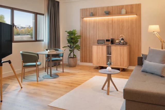 Melia Madrid Barajas-Junior Suite, The Level (2+1)-2