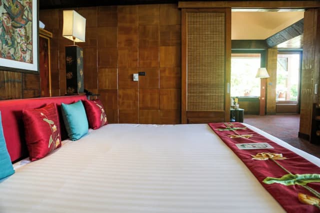 Mom Tri's Villa Royale-Pool Suite-1