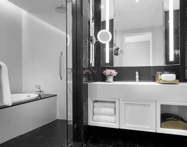 그란데 센터 포인트 수쿰윗 55-Executive Suite with Onsen Access-9